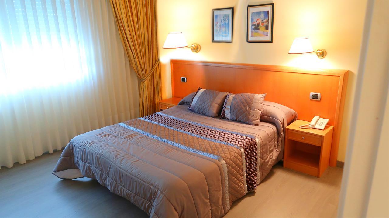 Hotel O Camino 埃巴尔科-德巴尔德奥拉斯 外观 照片