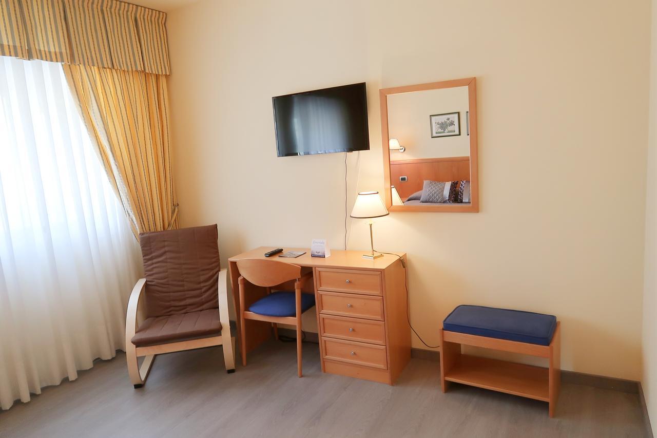 Hotel O Camino 埃巴尔科-德巴尔德奥拉斯 外观 照片