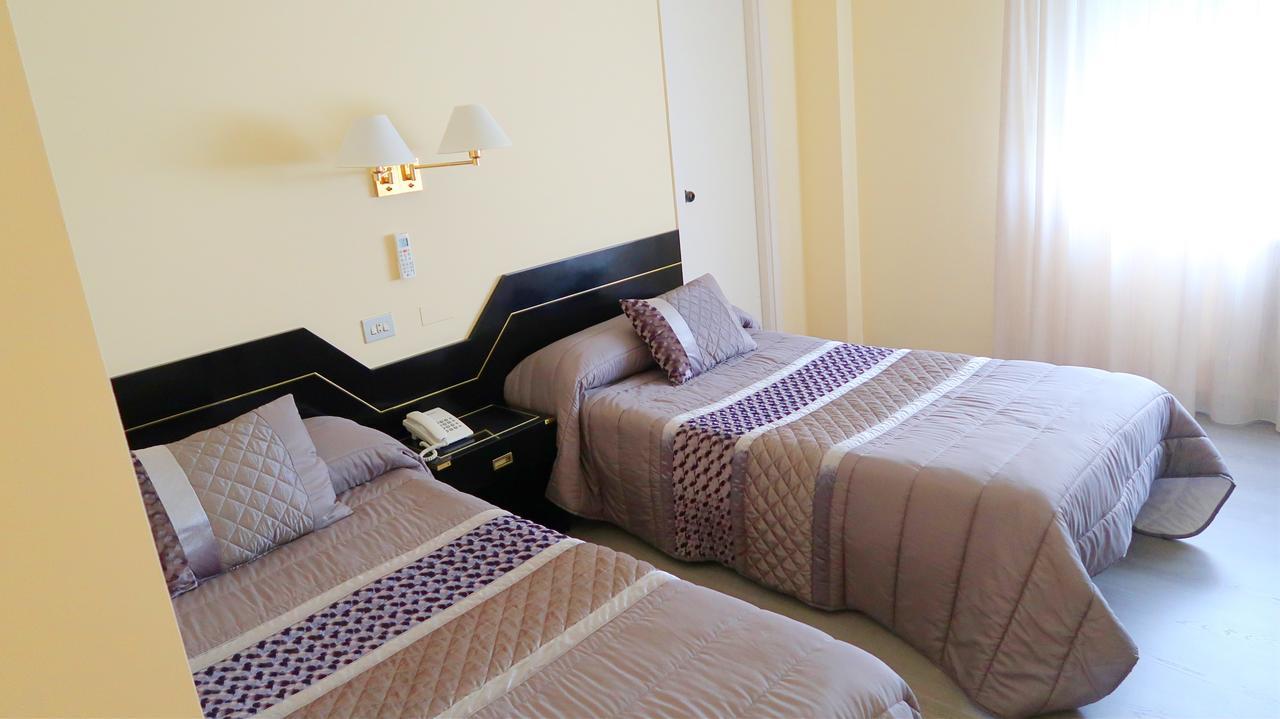 Hotel O Camino 埃巴尔科-德巴尔德奥拉斯 外观 照片